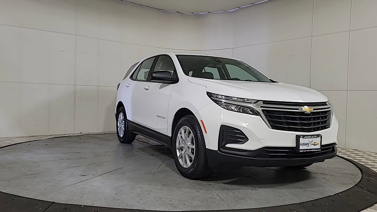 2023 Chevrolet Equinox LS photo 2