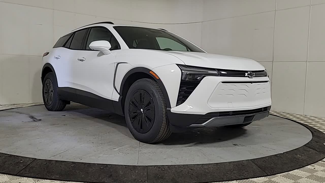 2025 Chevrolet Blazer EV photo 2