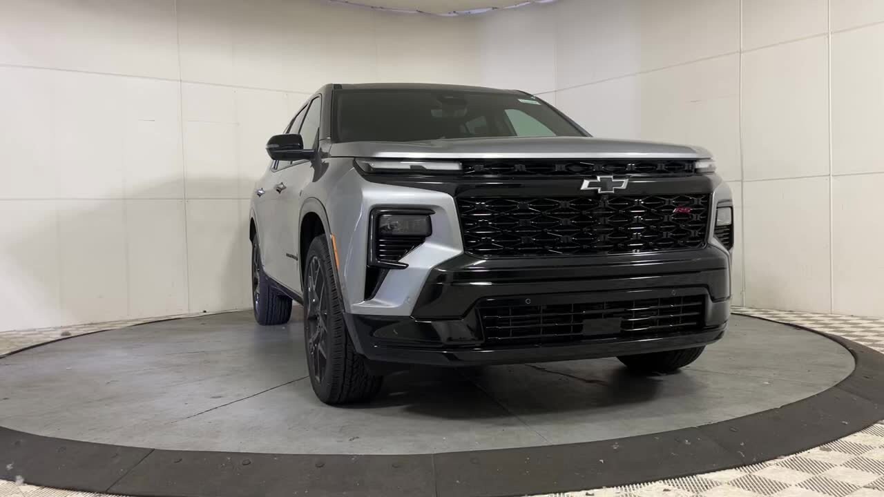 2026 Chevrolet Traverse RS photo 2