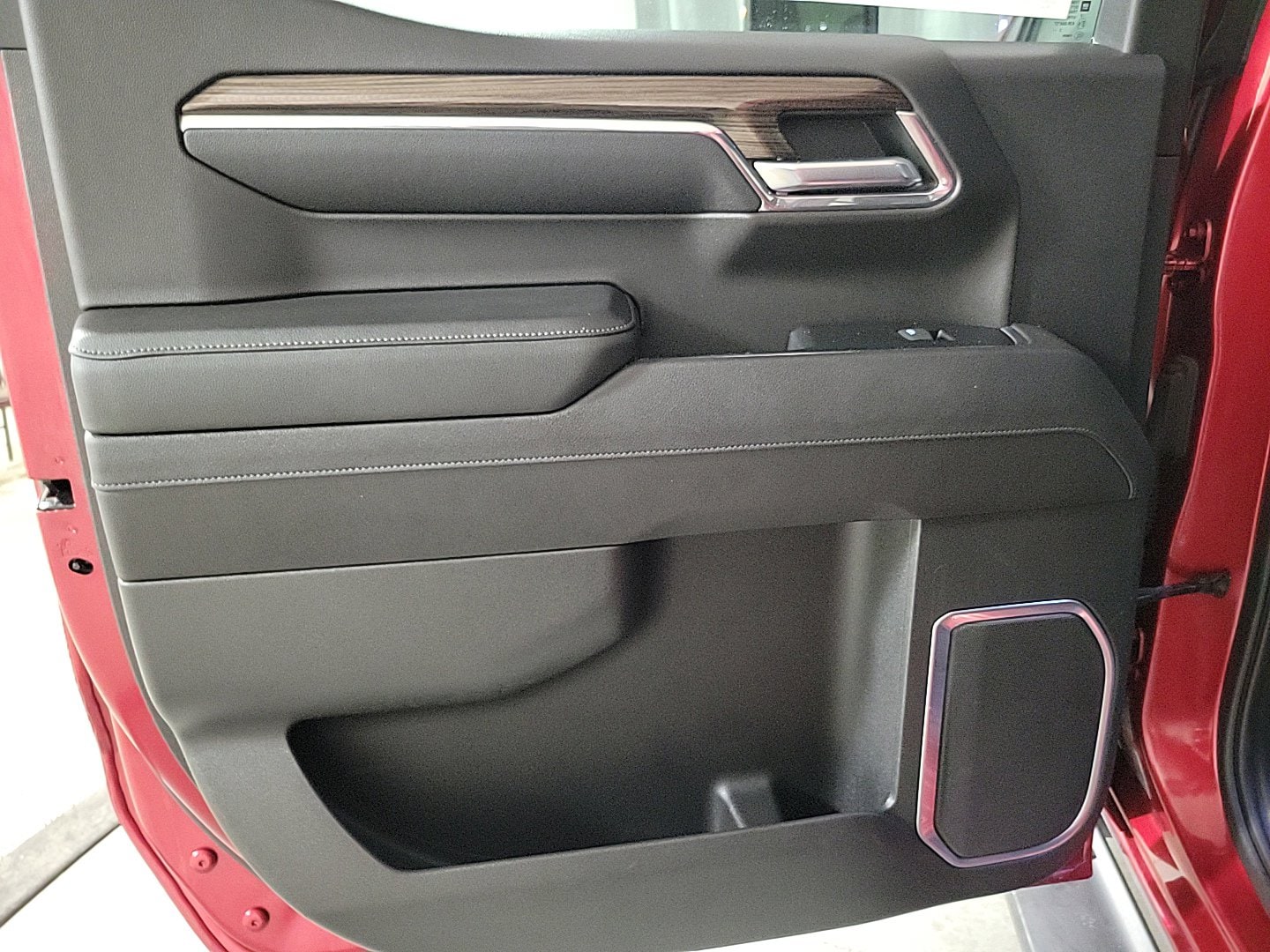 2023 CHEVROLET SILVERADO - Image 23