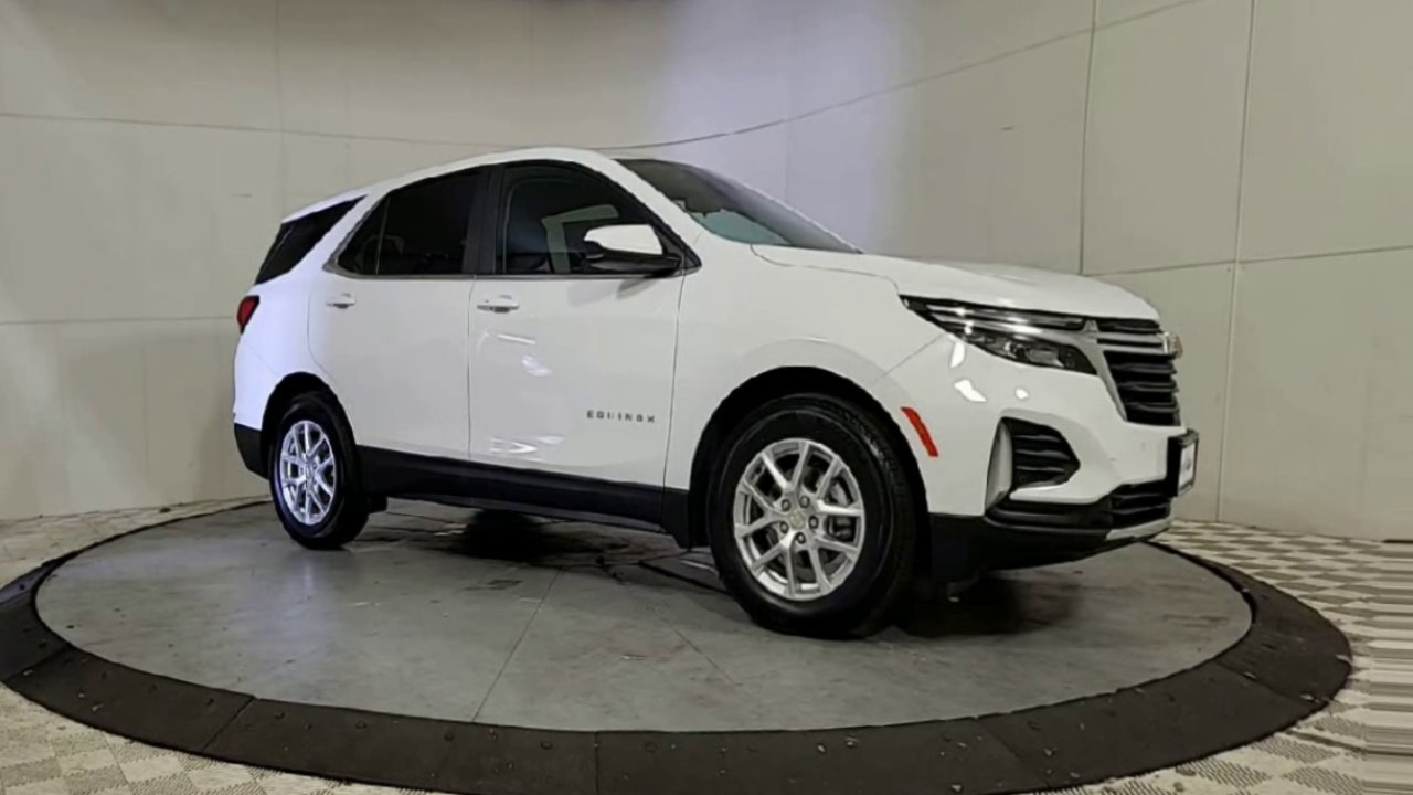 2022 Chevrolet Equinox LT photo 3