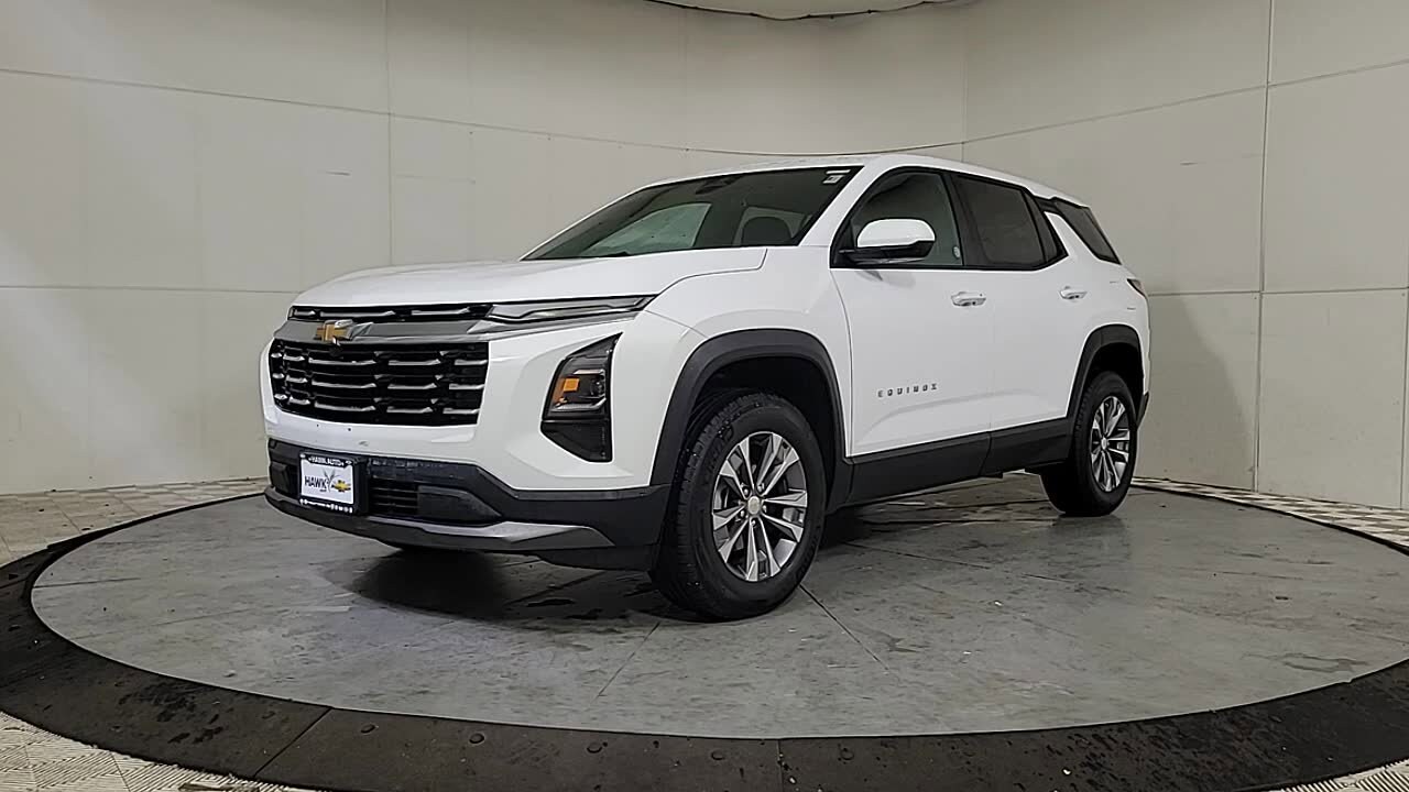 2025 Chevrolet Equinox LT photo 3