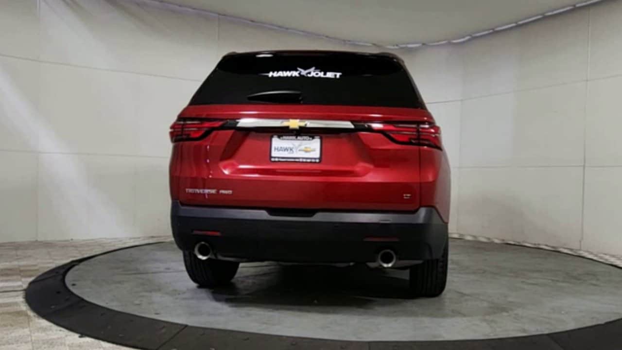 Used 2022 Chevrolet Traverse 3LT with VIN 1GNEVHKW2NJ135268 for sale in Plainfield, IL