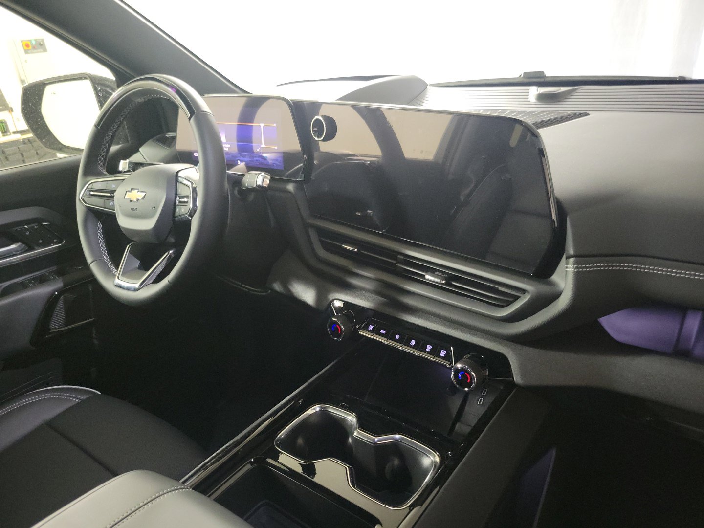 2025 Chevrolet Silverado EV LT - Photo 24