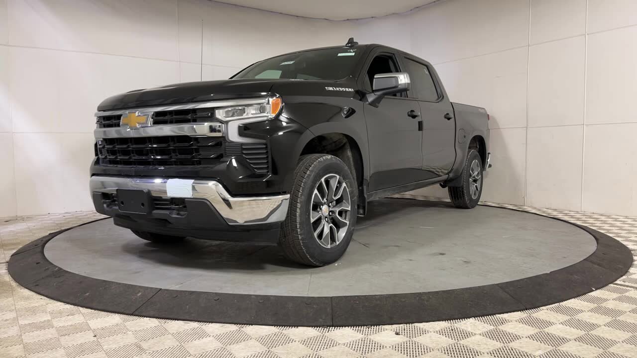 2025 Chevrolet Silverado 1500 LT photo 4