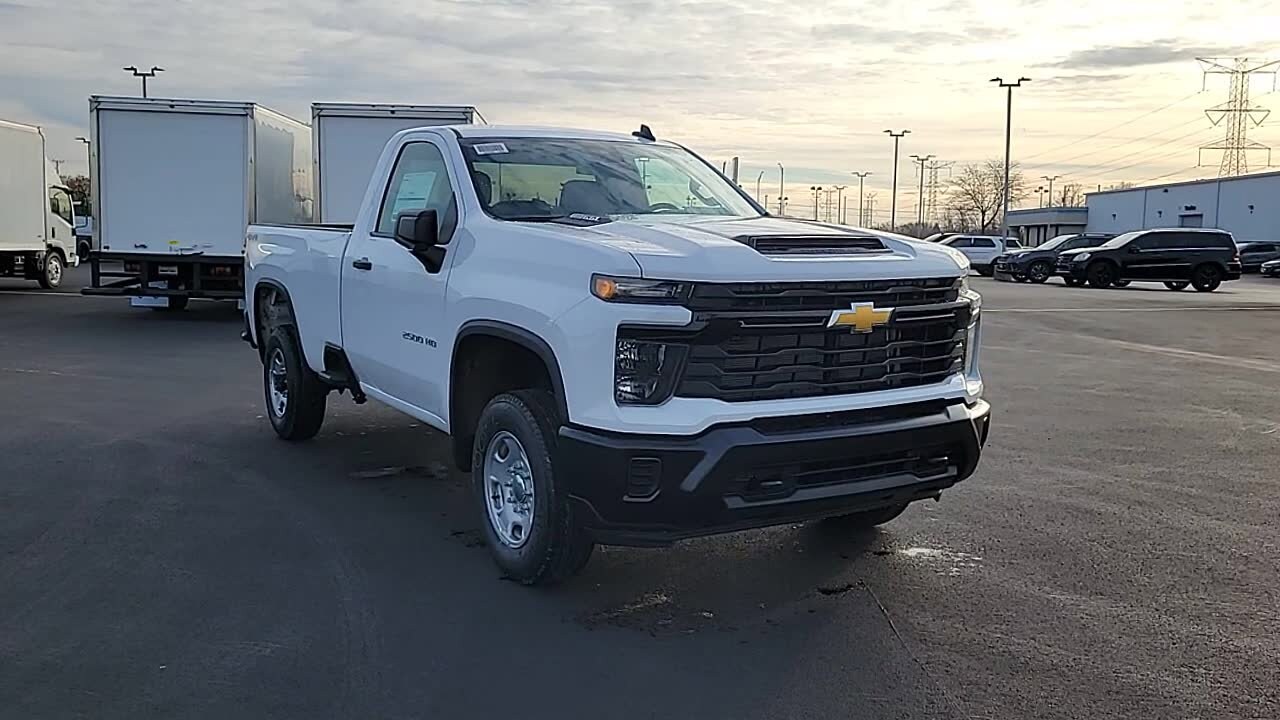 2025 Chevrolet Silverado 2500HD photo 3