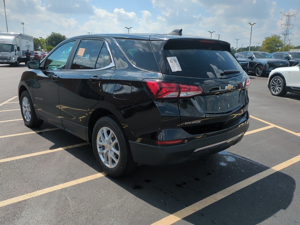 2022 Chevrolet Equinox LT photo 3