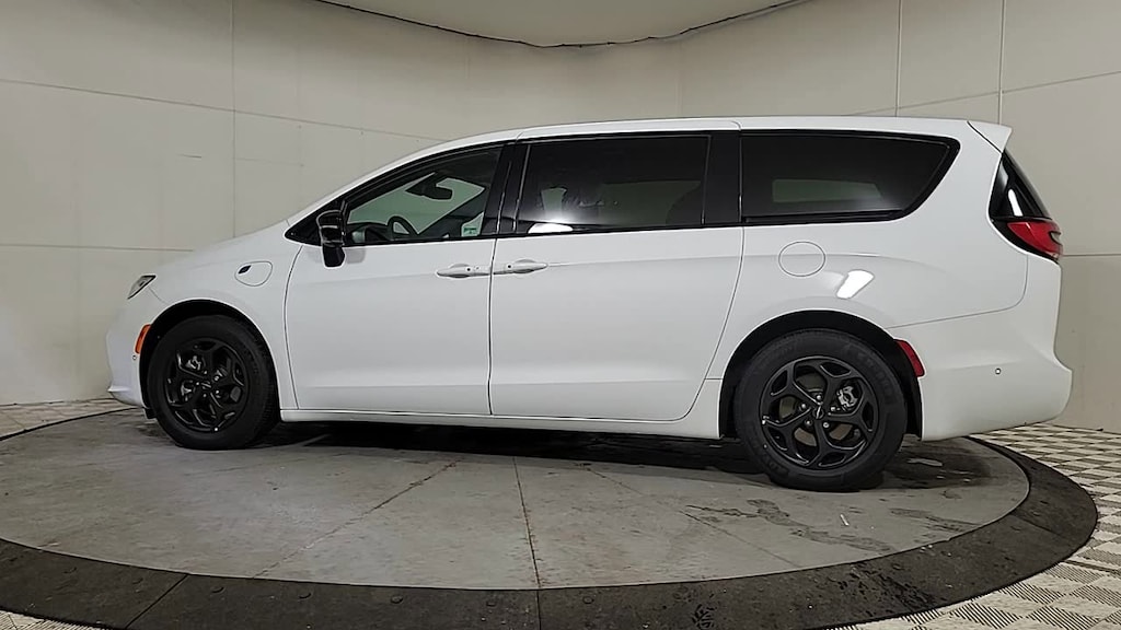 Used 2024 Chrysler Pacifica Hybrid S Appearance Pkg Minivan