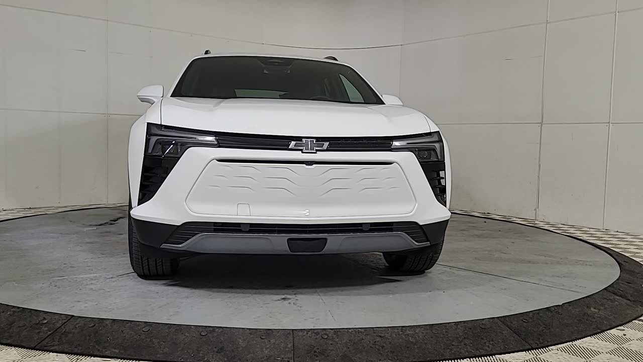 2025 Chevrolet Blazer EV photo 3