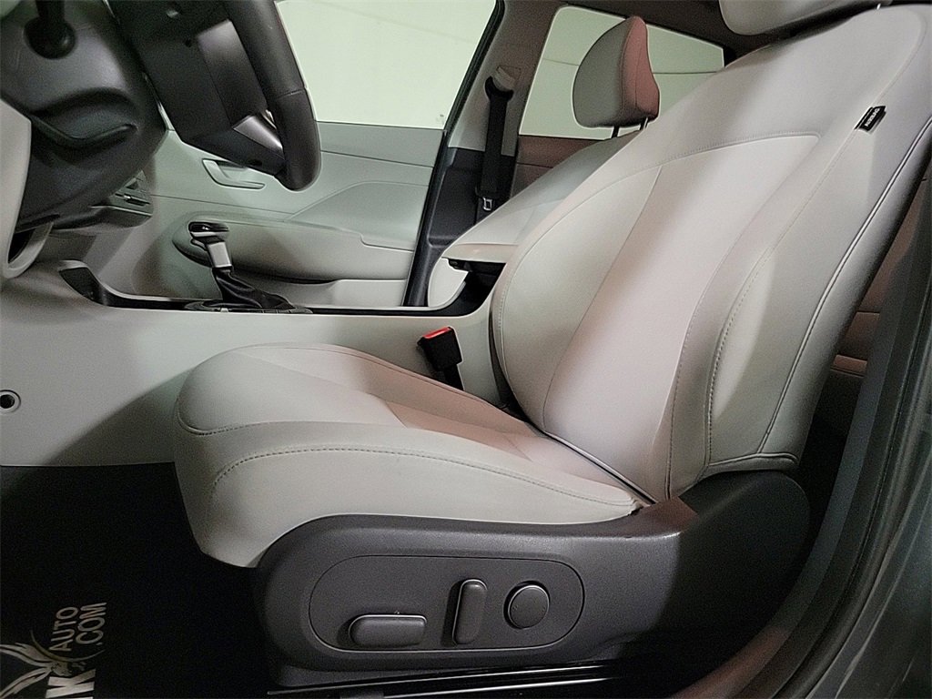 2025 HYUNDAI KONA - Image 9