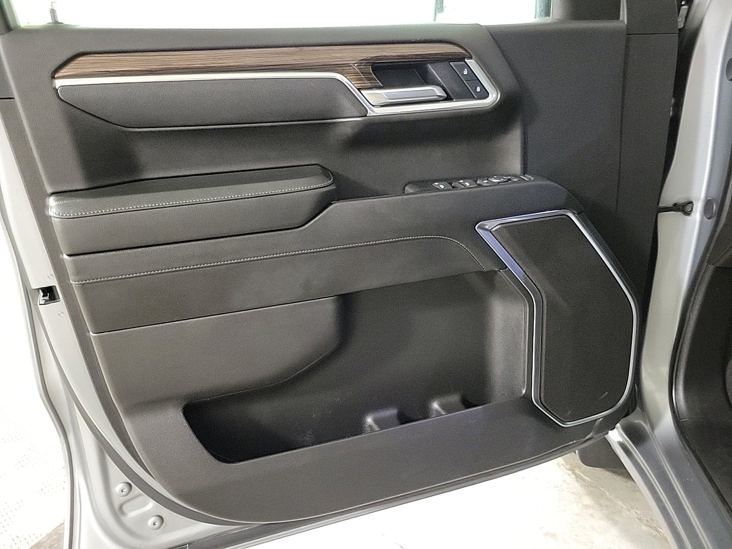 2025 CHEVROLET SILVERADO - Image 21