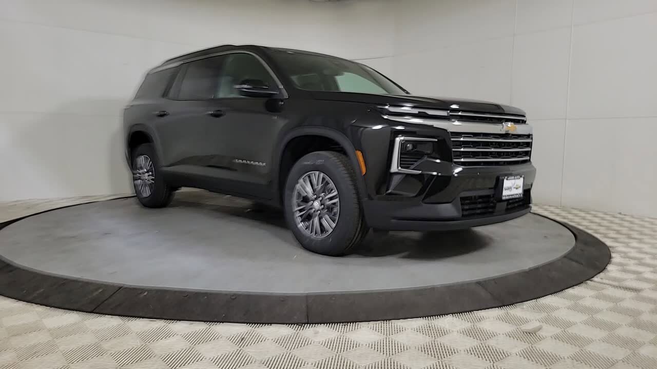 2025 Chevrolet Traverse photo 2