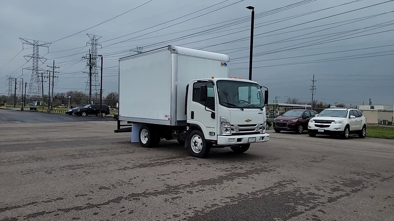 2024 Chevrolet Silverado 4500HD photo 2