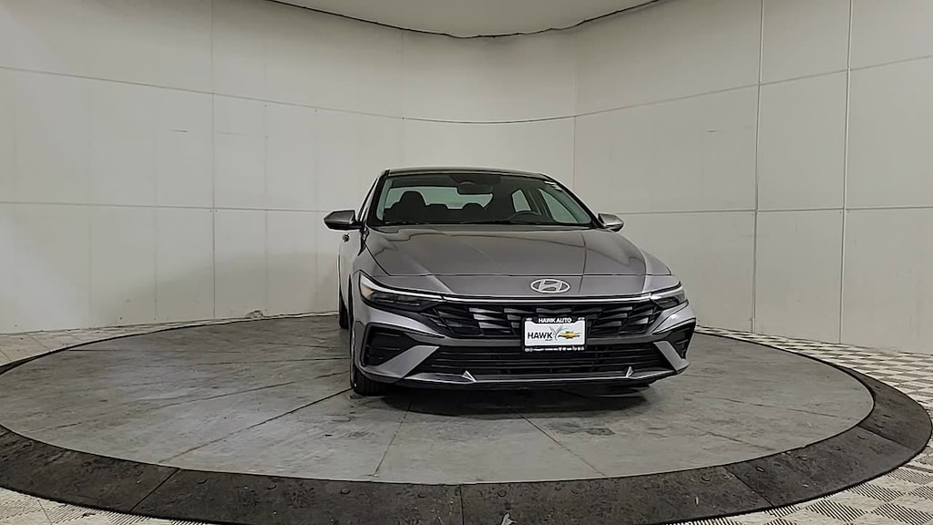 Used 2024 Hyundai Elantra SE Sedan