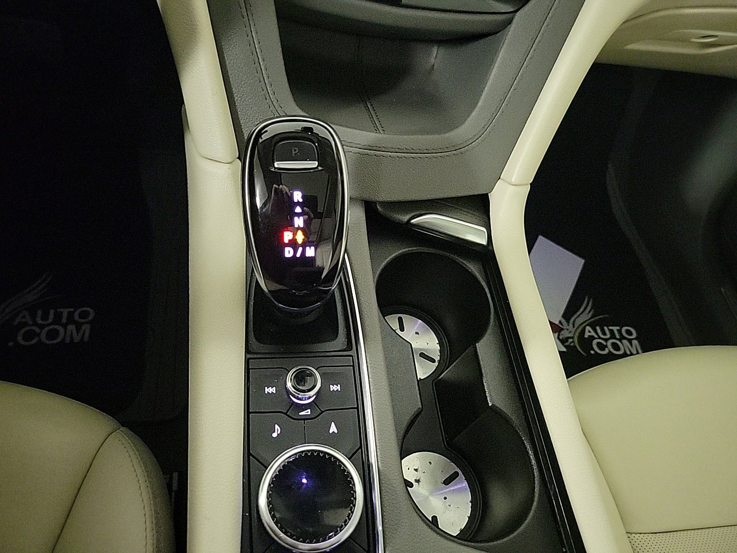 2021 CADILLAC XT5 - Image 22