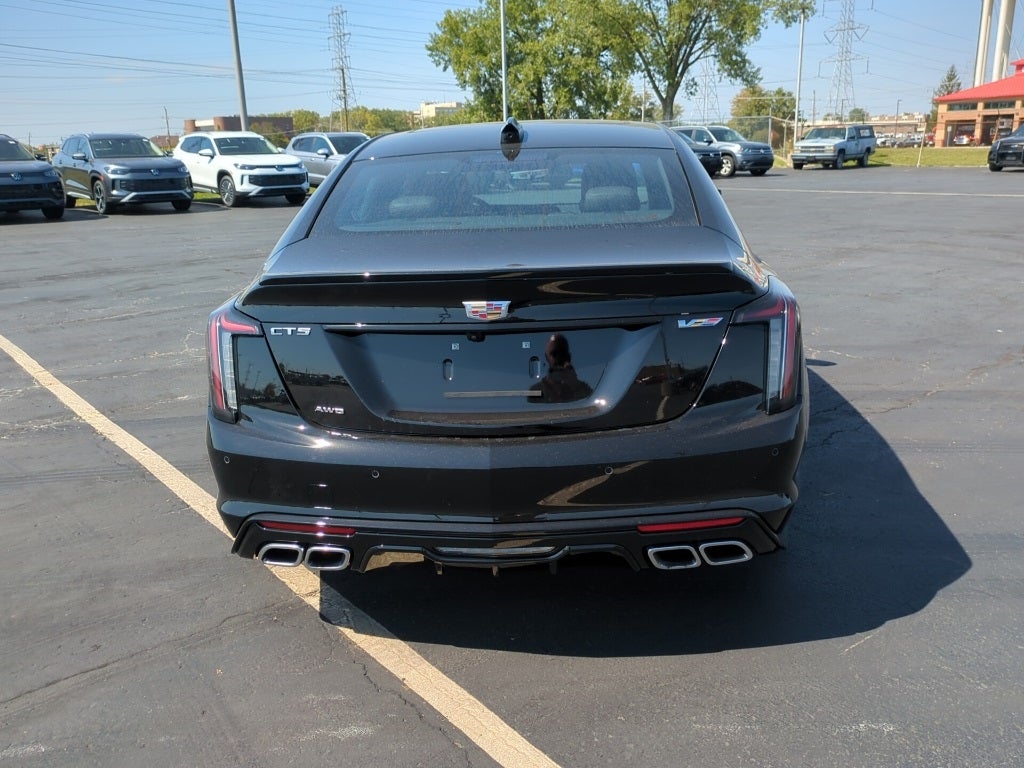 2025 Cadillac CT5 V photo 3