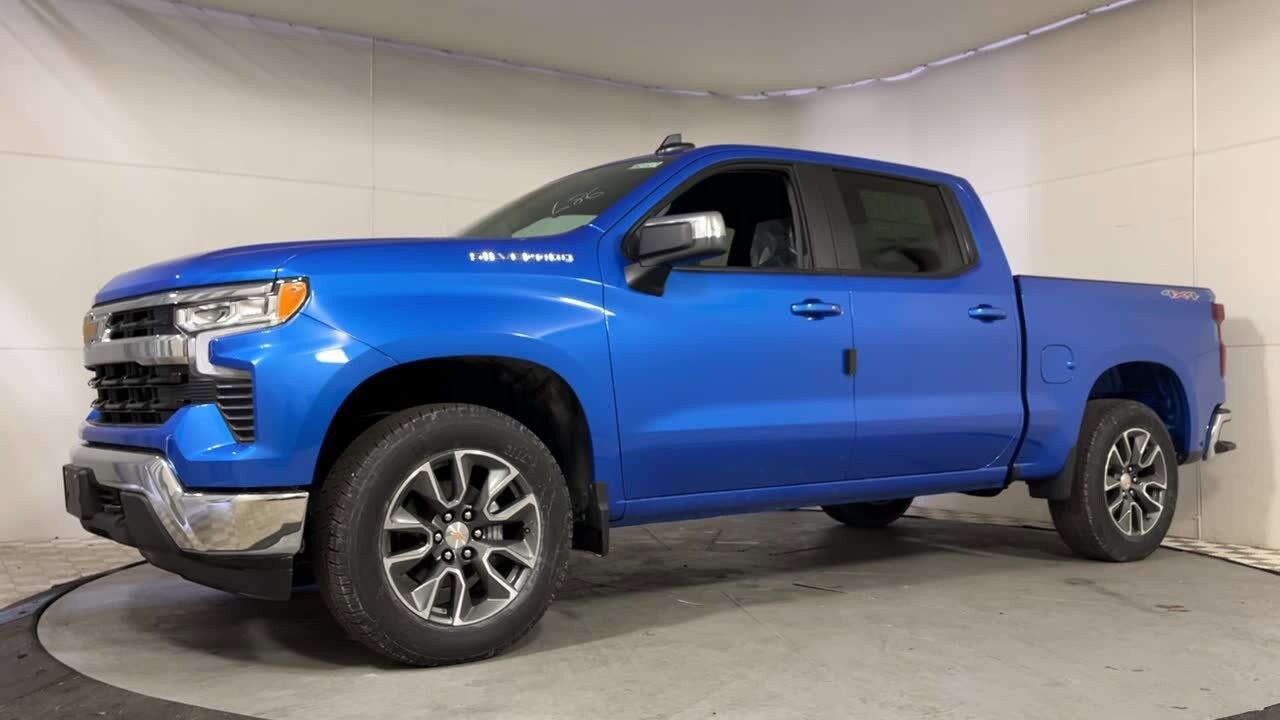 2025 Chevrolet Silverado 1500 LT photo 3