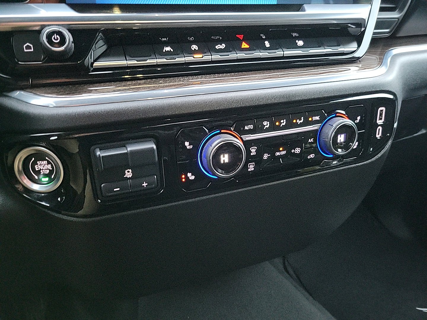 2025 CHEVROLET SILVERADO - Image 21