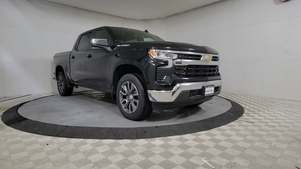 2025 Chevrolet Silverado 1500 LT photo 3