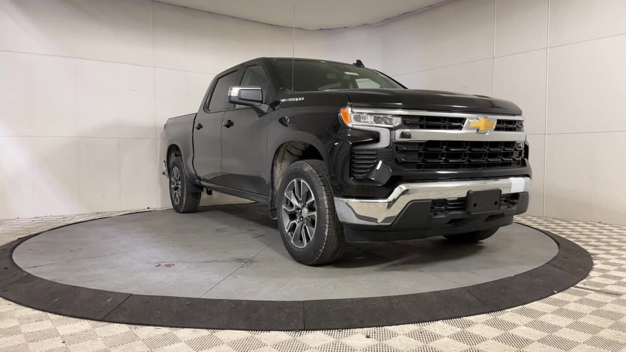 2025 Chevrolet Silverado 1500 LT photo 3
