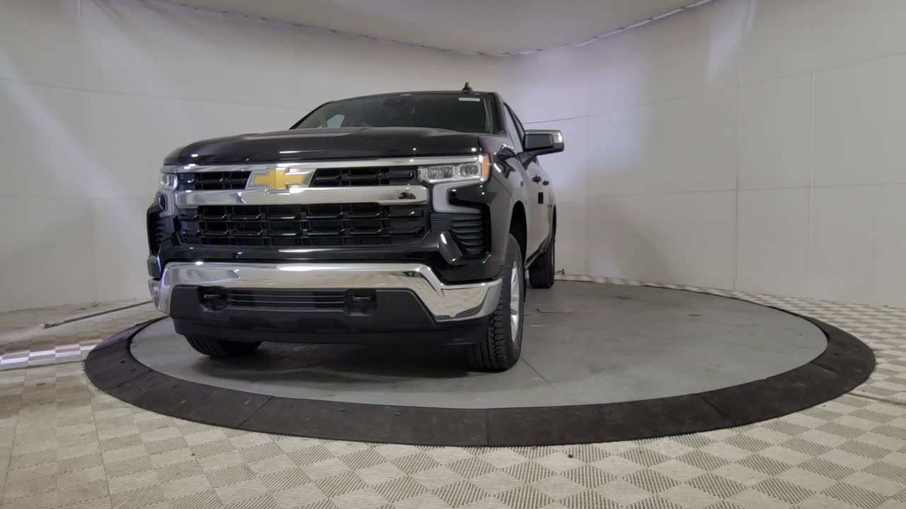 2025 Chevrolet Silverado 1500 LT photo 4