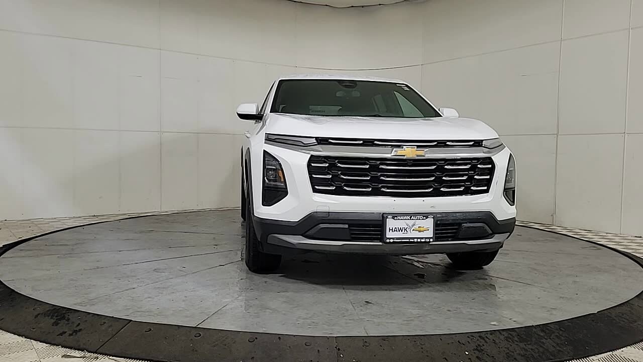 2025 Chevrolet Equinox LT photo 2