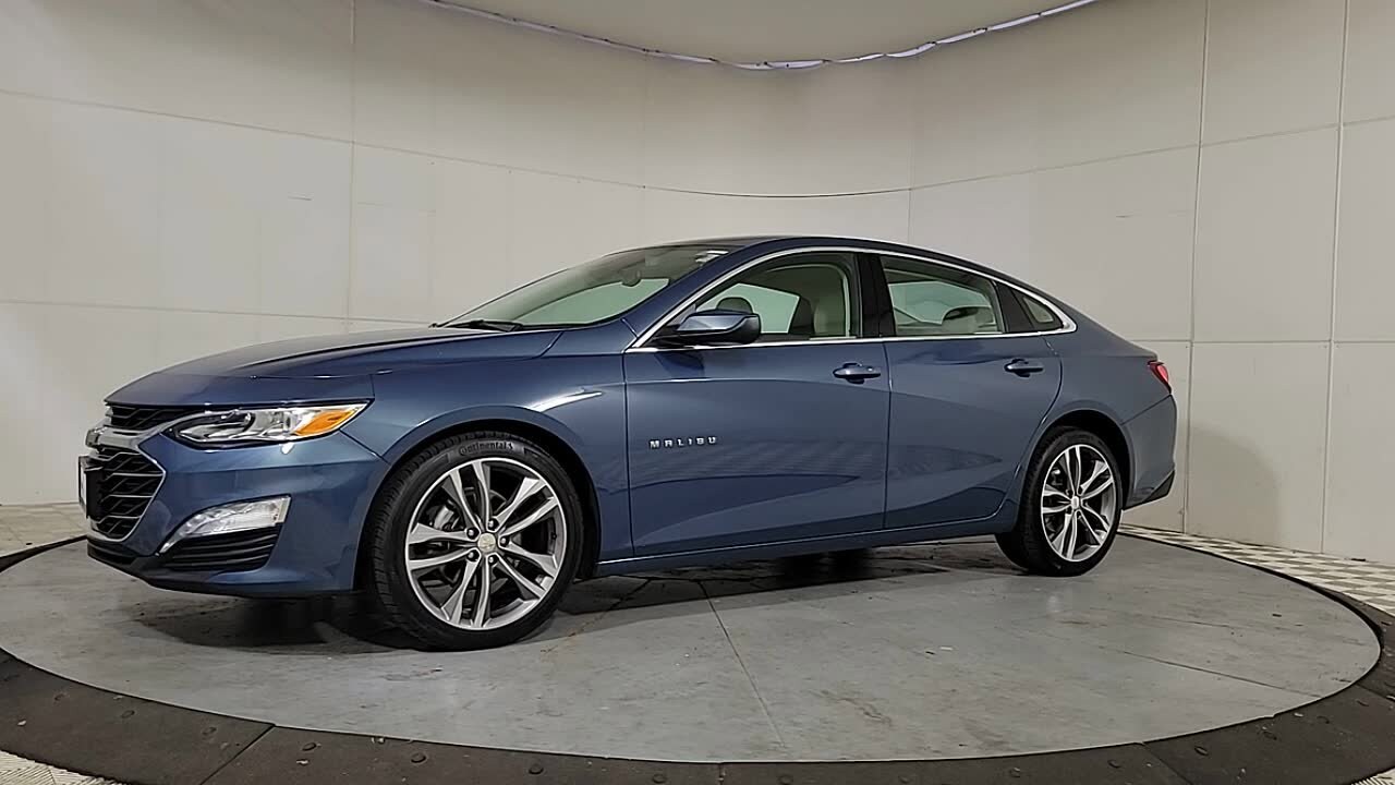 2024 Chevrolet Malibu Premier 2LT photo 4