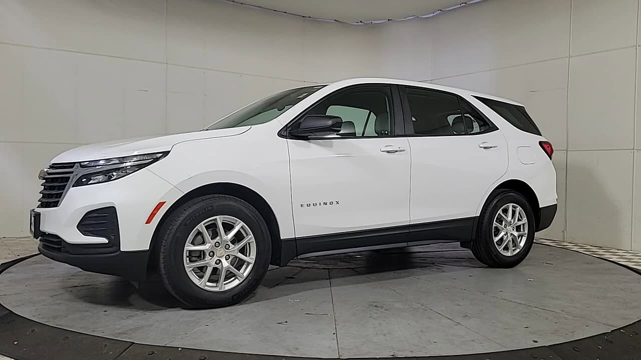 2023 Chevrolet Equinox LS photo 4