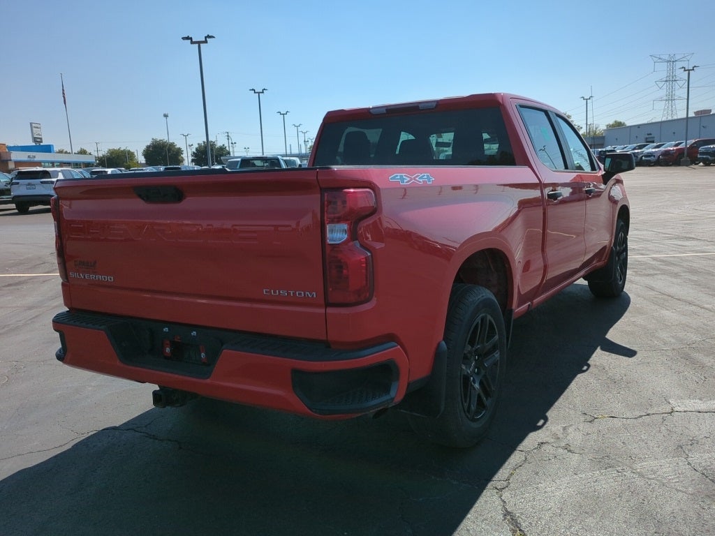 2023 Chevrolet Silverado 1500 Custom photo 4