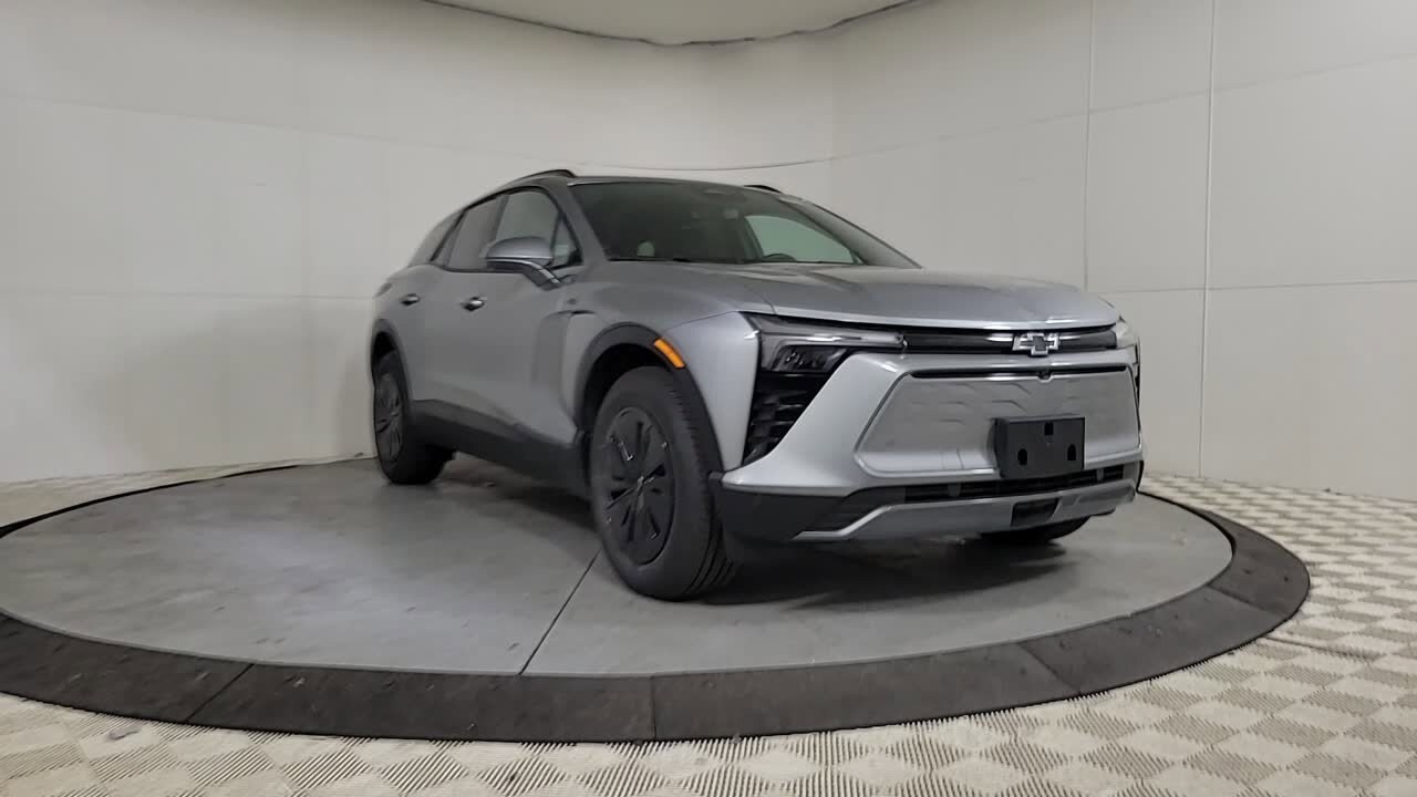 2025 Chevrolet Blazer EV photo 2