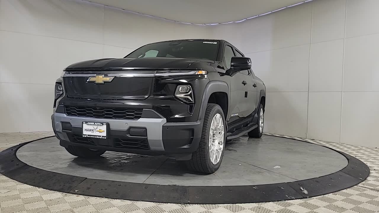 2026 Chevrolet Silverado EV LT photo 4