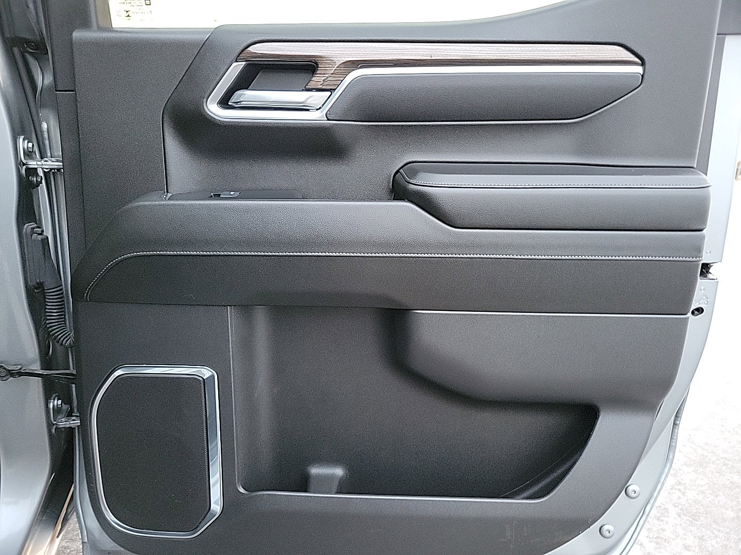 2025 CHEVROLET SILVERADO - Image 24