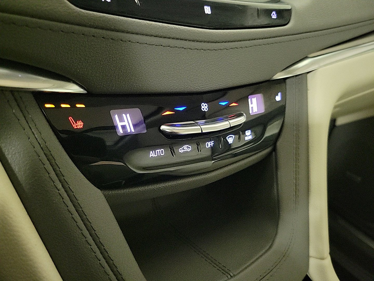 2021 CADILLAC XT5 - Image 21