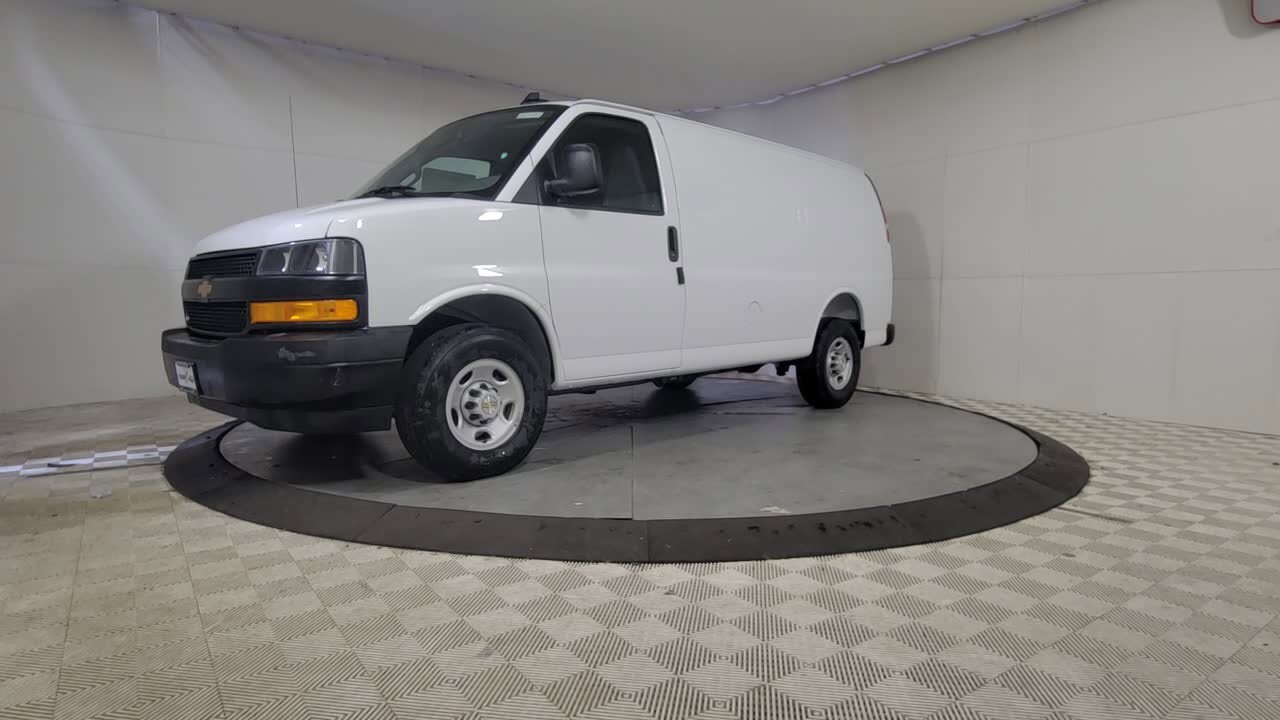 2025 Chevrolet Express Cargo 2500 Van photo 4