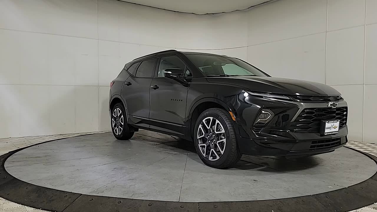 2025 Chevrolet Blazer RS photo 2