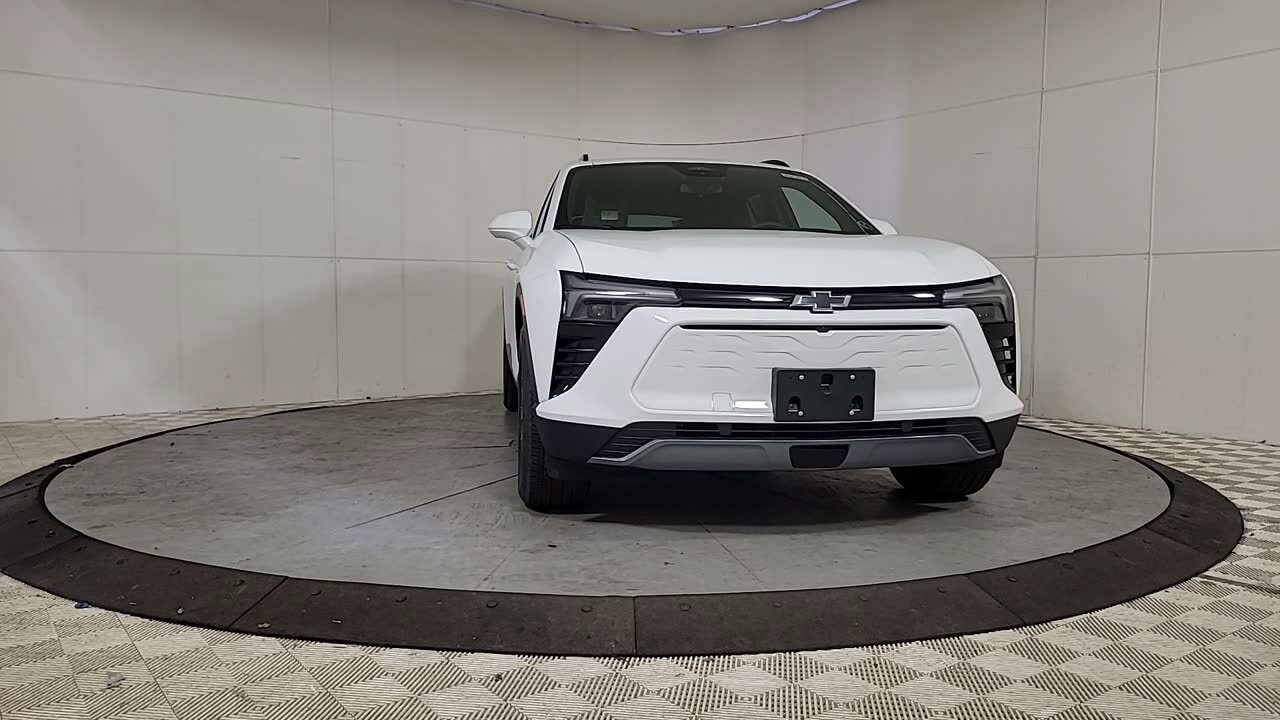 2025 Chevrolet Blazer EV photo 3