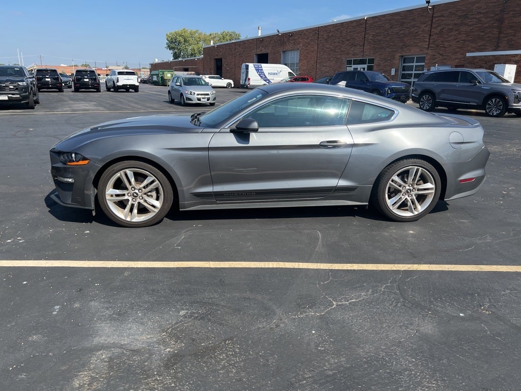 2021 Ford Mustang EcoBoost Premium photo 4