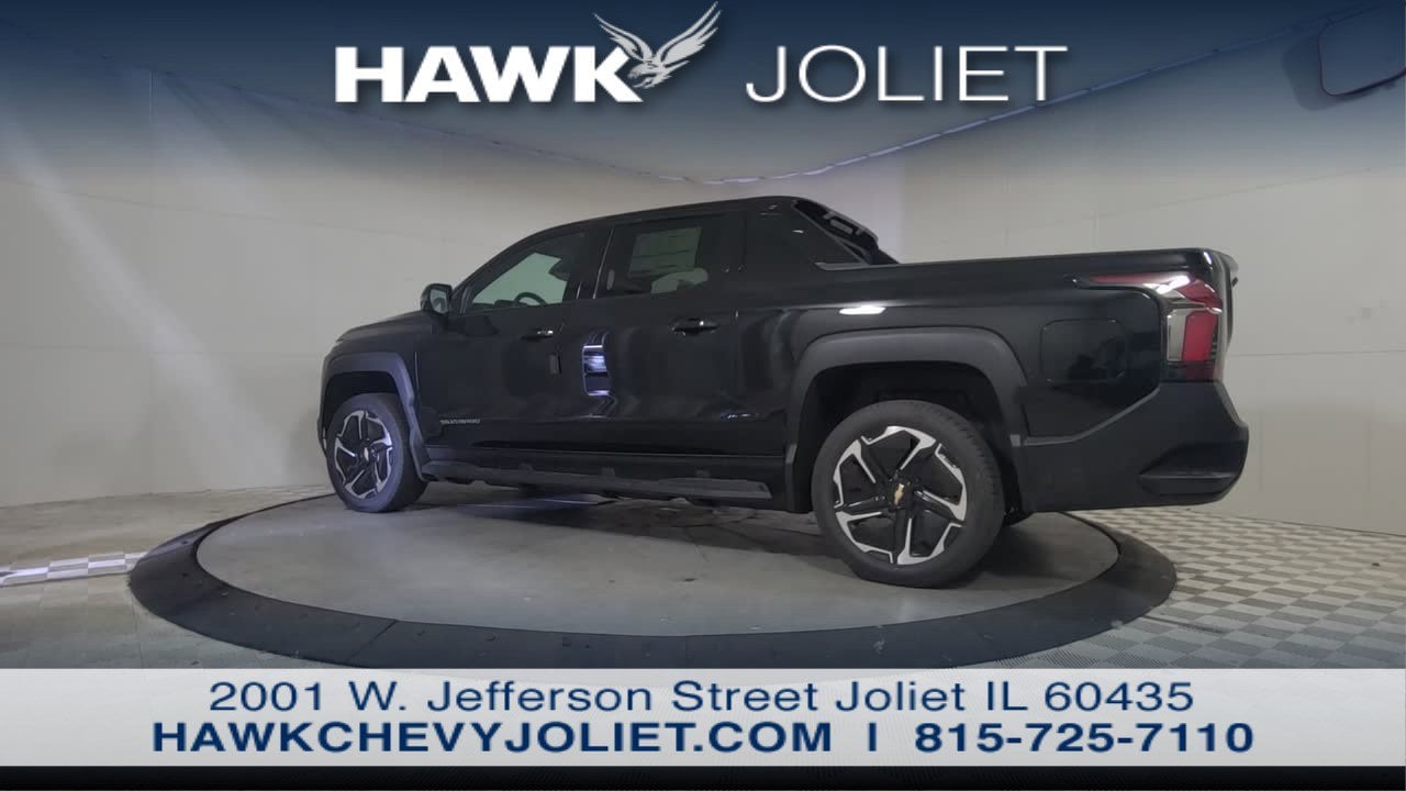 2025 Chevrolet Silverado EV LT - Photo 8