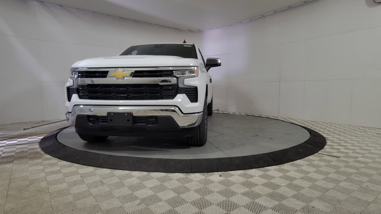 2025 Chevrolet Silverado 1500 LT photo 4