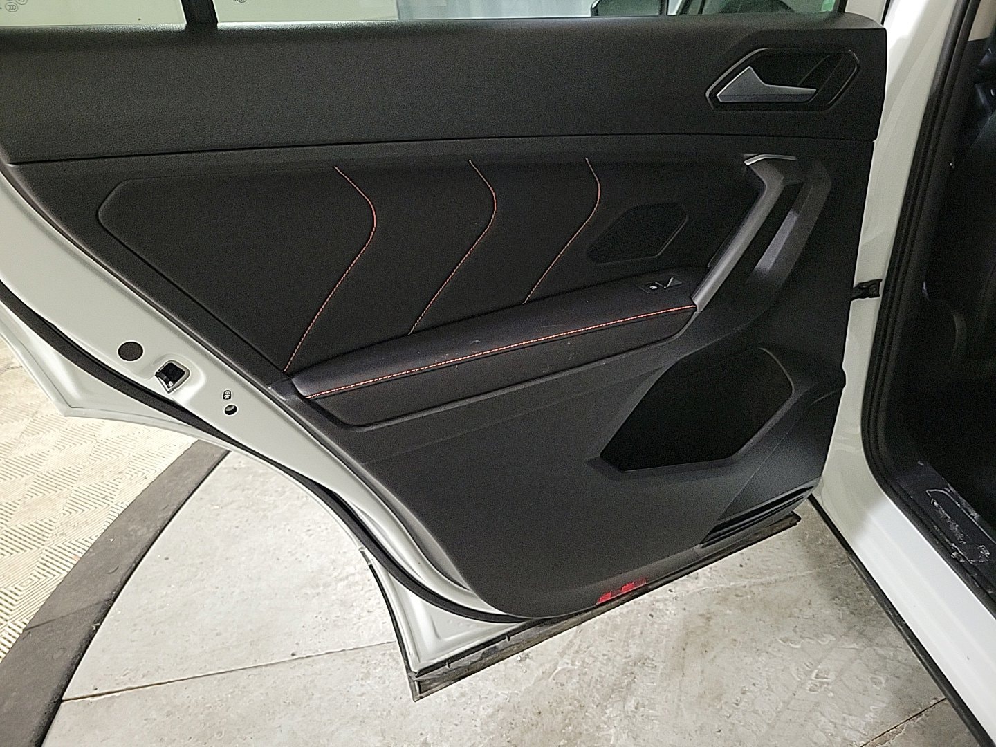 2024 VOLKSWAGEN TIGUAN - Image 24