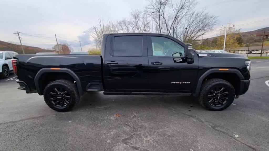 Used 2024 GMC Sierra 2500 HD AT4 Truck