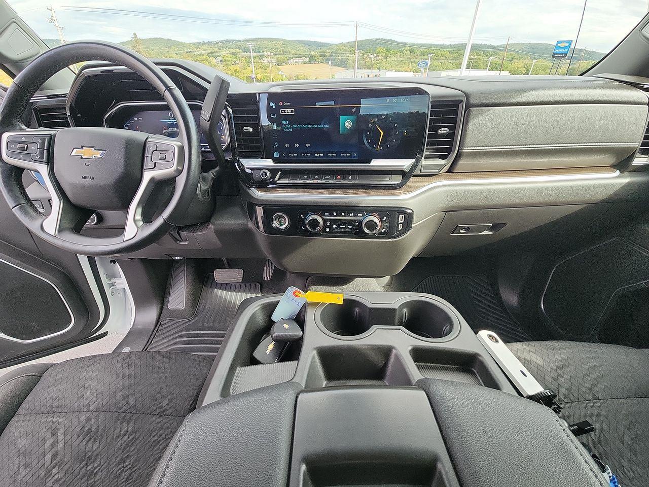 2022 Chevrolet Silverado 1500 LT - Photo 19