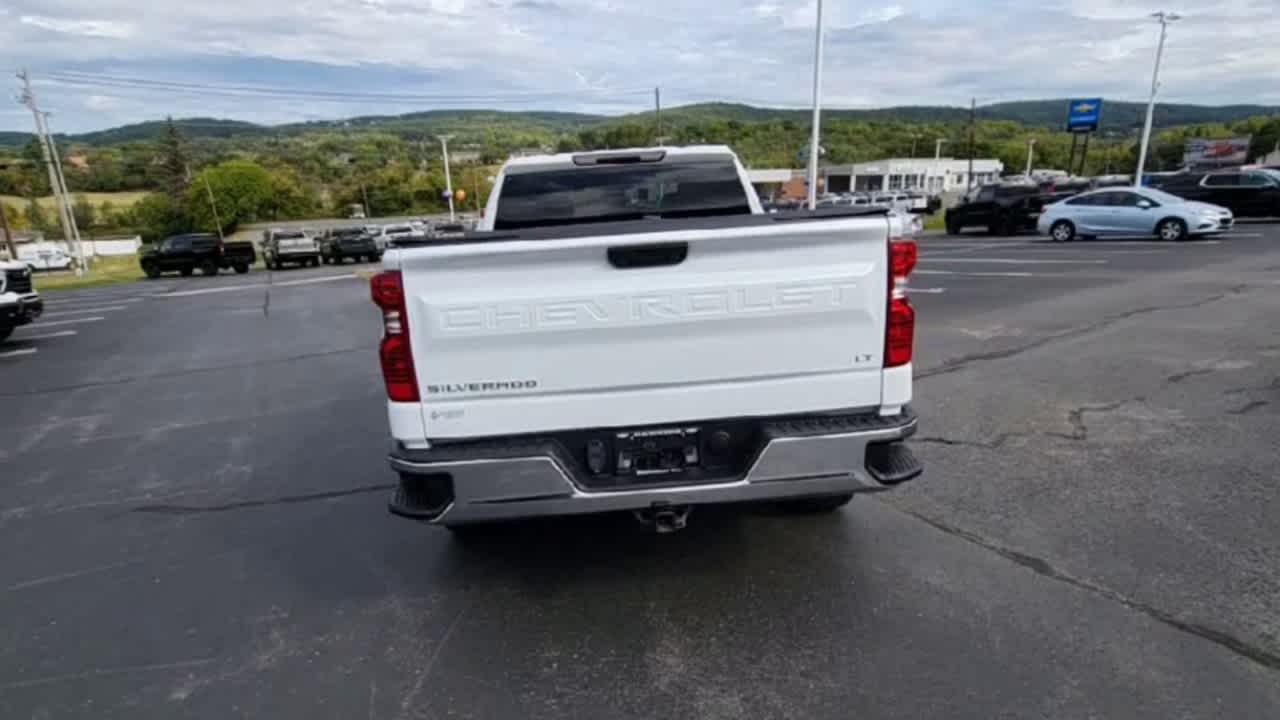 2022 Chevrolet Silverado 1500 LT - Photo 7