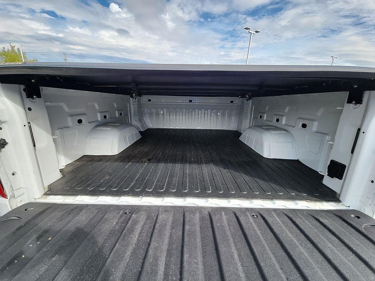 2022 Chevrolet Silverado 1500 LT - Photo 25