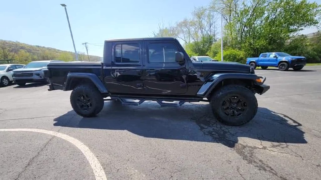 Used 2022 Jeep Gladiator Sport S 4x4 Truck