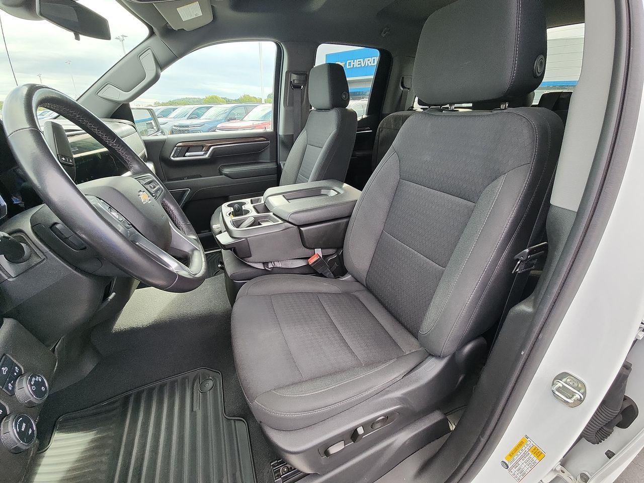 2022 Chevrolet Silverado 1500 LT - Photo 18