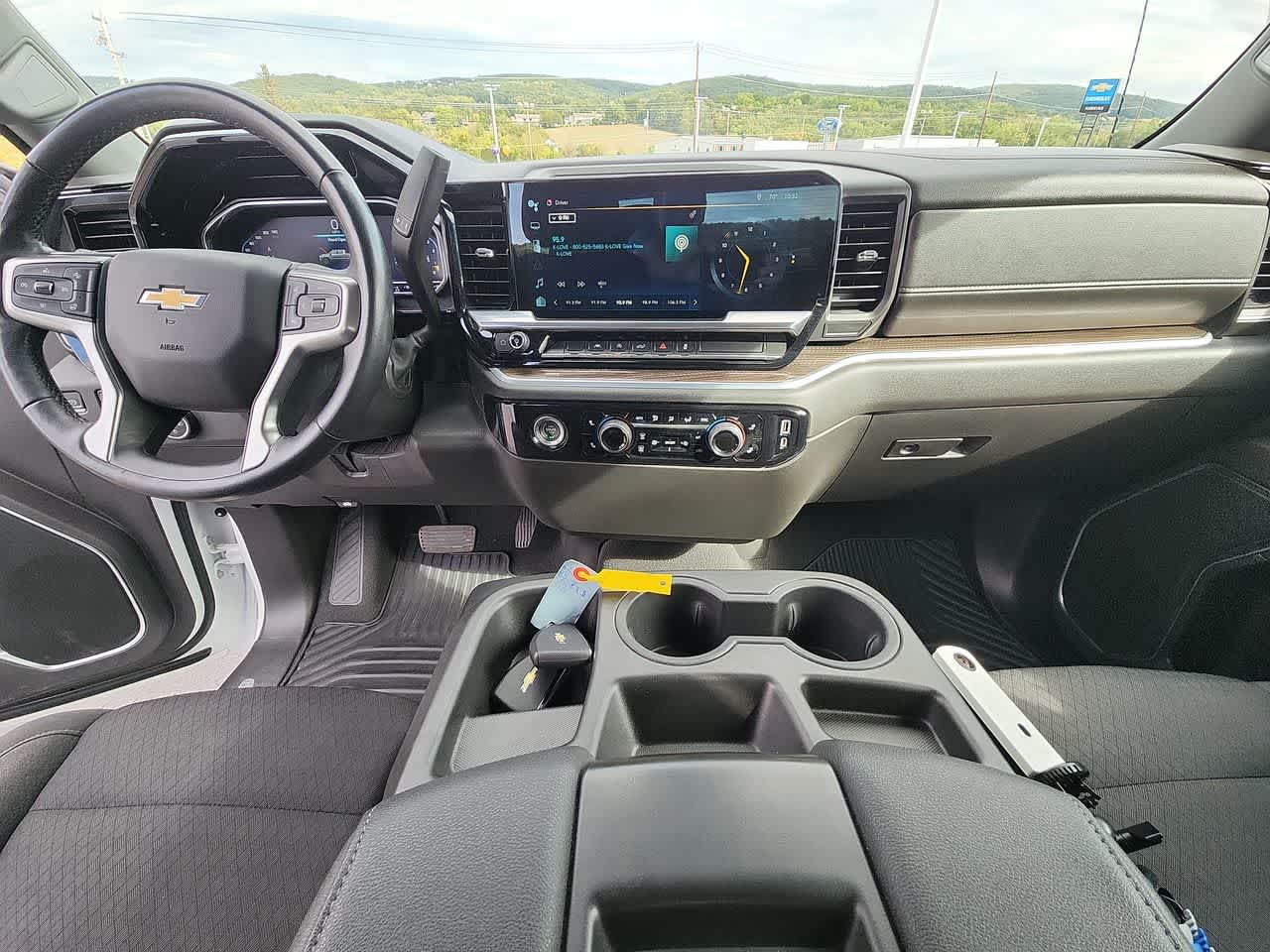 2022 Chevrolet Silverado 1500 LT - Photo 19