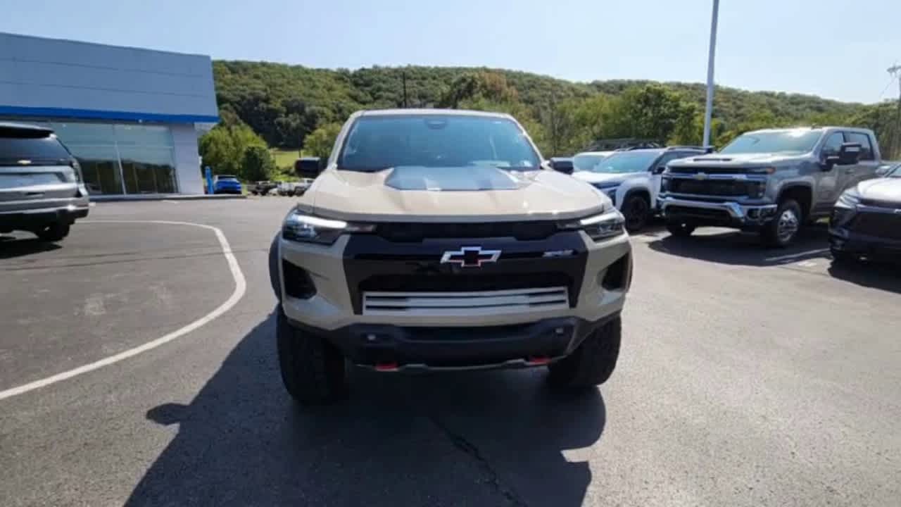 2024 Chevrolet Colorado ZR2 photo 3
