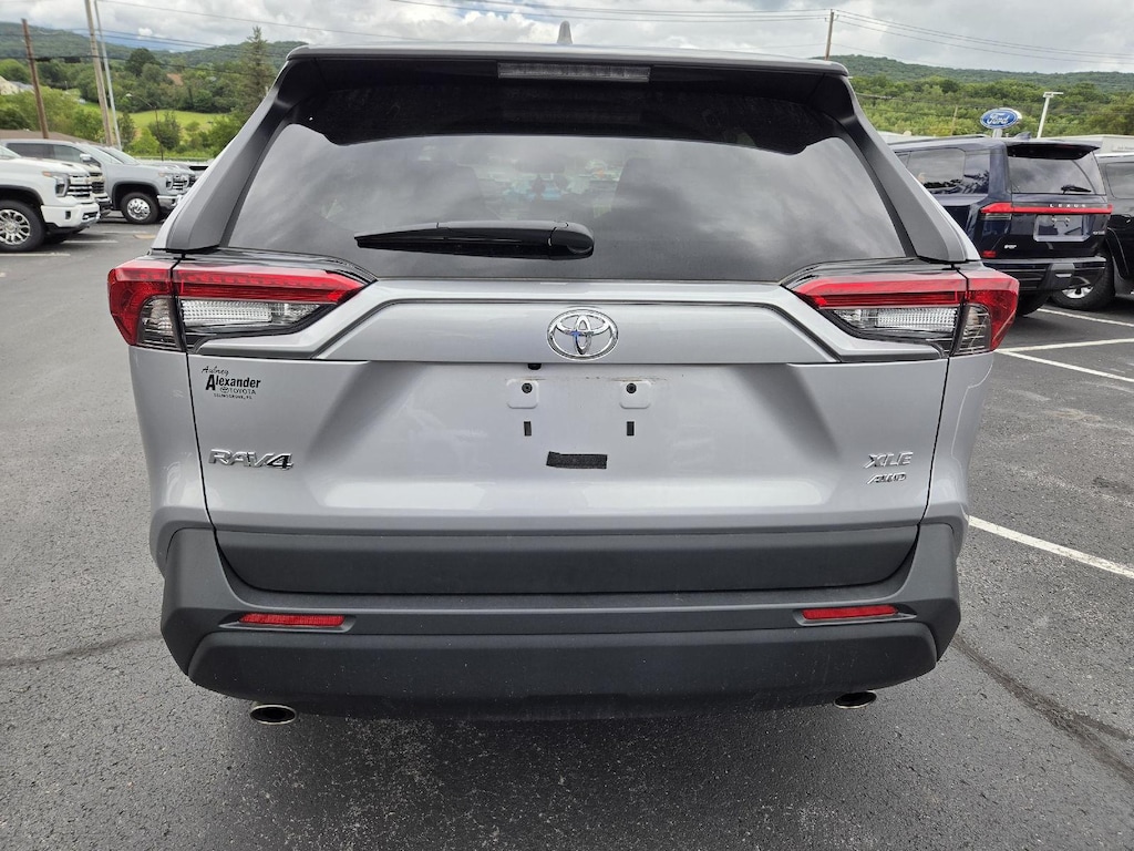 Used 2022 Toyota RAV4 XLE SUV