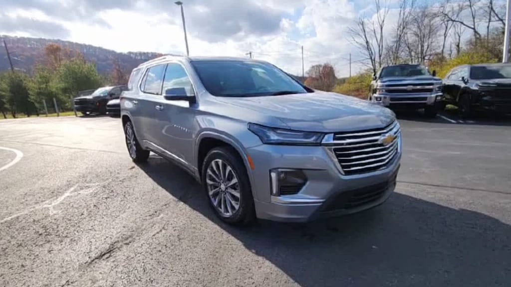 Used 2023 Chevrolet Traverse Premier SUV